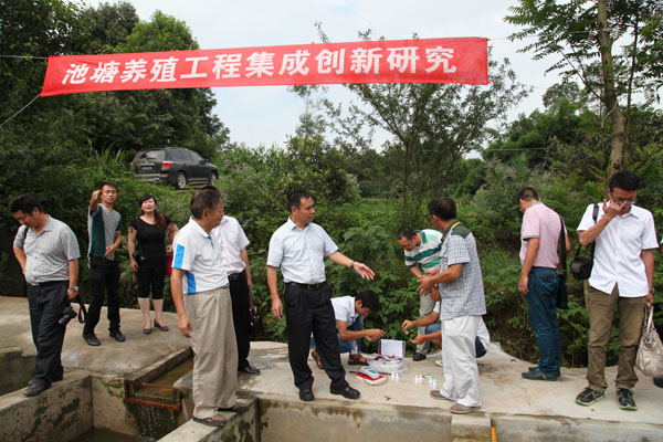 “底排污”漁業(yè)環(huán)保工程示范現(xiàn)場